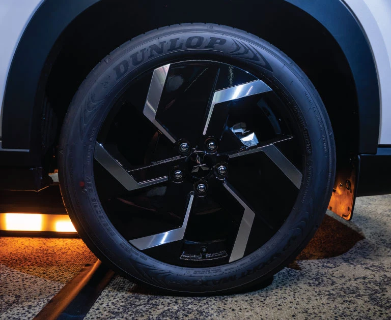 Outlander Hybrid Feature