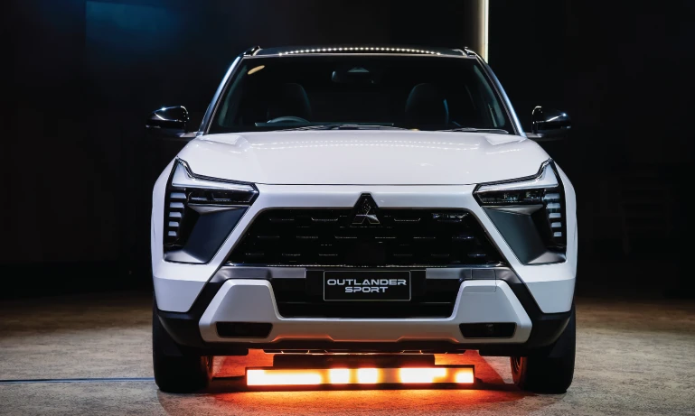 Outlander Hybrid Sport Banner Img